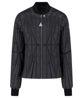 MONCLER Пуховик