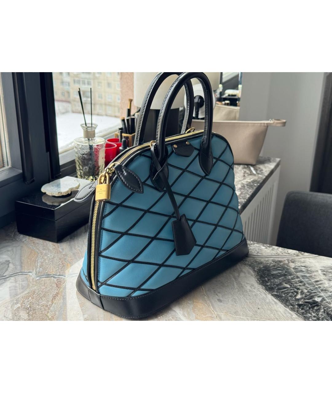 LOUIS VUITTON Бирюзовая кожаная сумка с короткими ручками, фото 2