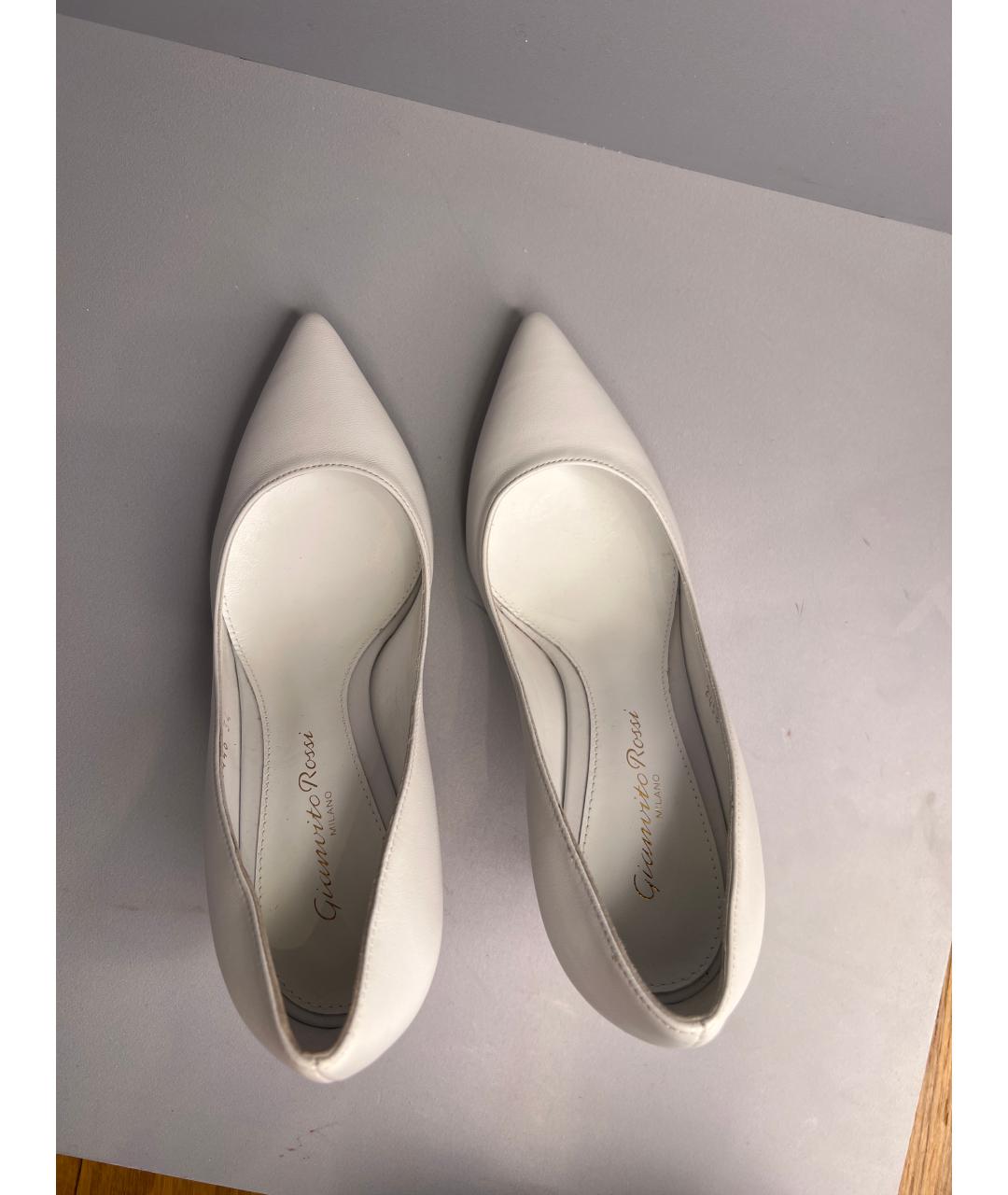 GIANVITO ROSSI Белые кожаные свадебные туфли на среднем каблуке, фото 3