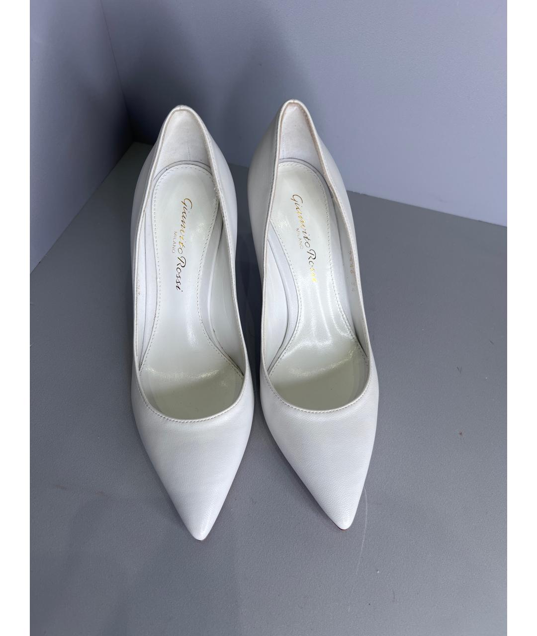 GIANVITO ROSSI Белые кожаные свадебные туфли на среднем каблуке, фото 2