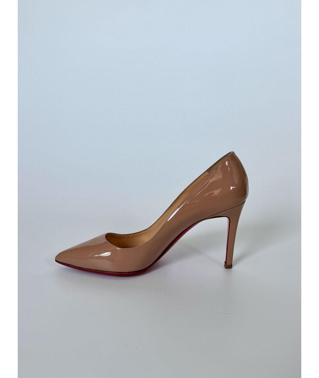 CHRISTIAN LOUBOUTIN Бежевые туфли из лакированной кожи, фото 9