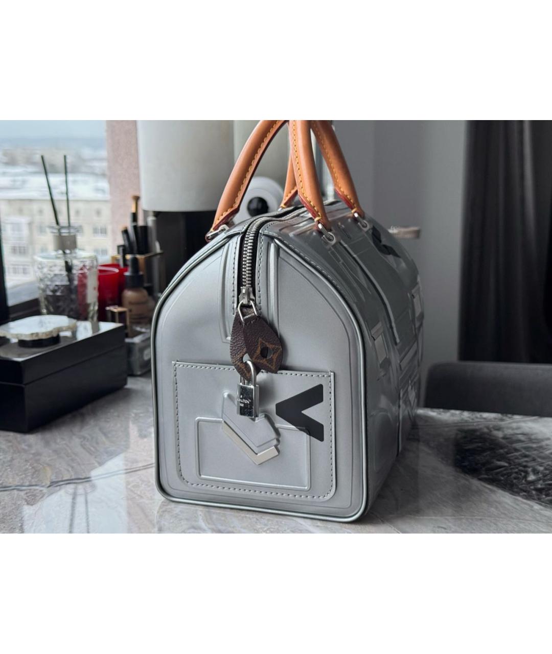 LOUIS VUITTON Серебряная сумка с короткими ручками, фото 2