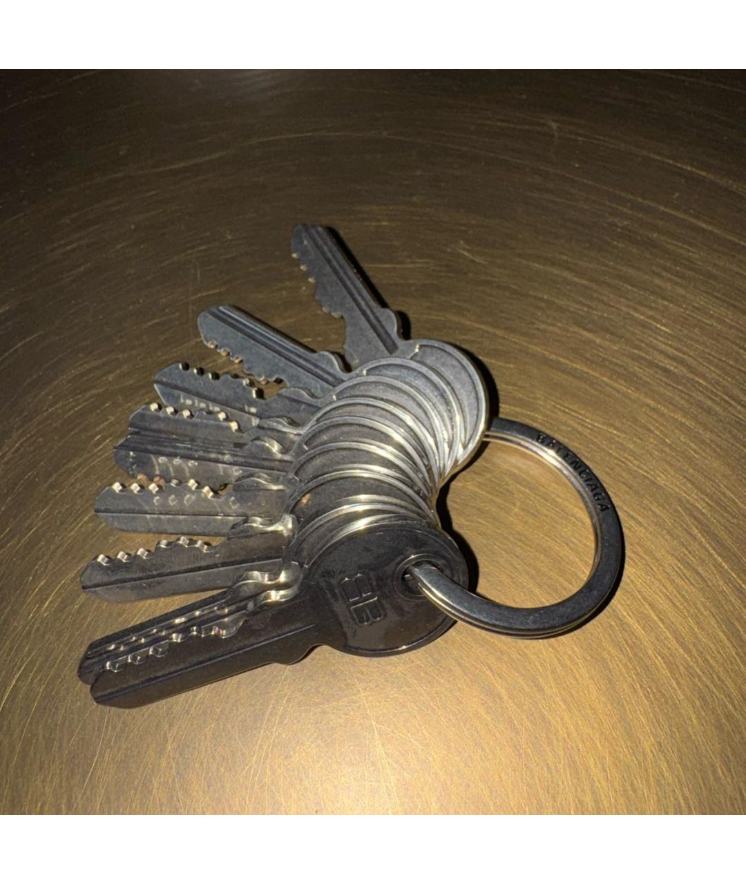 BALENCIAGA Серебрянный брелок, фото 3