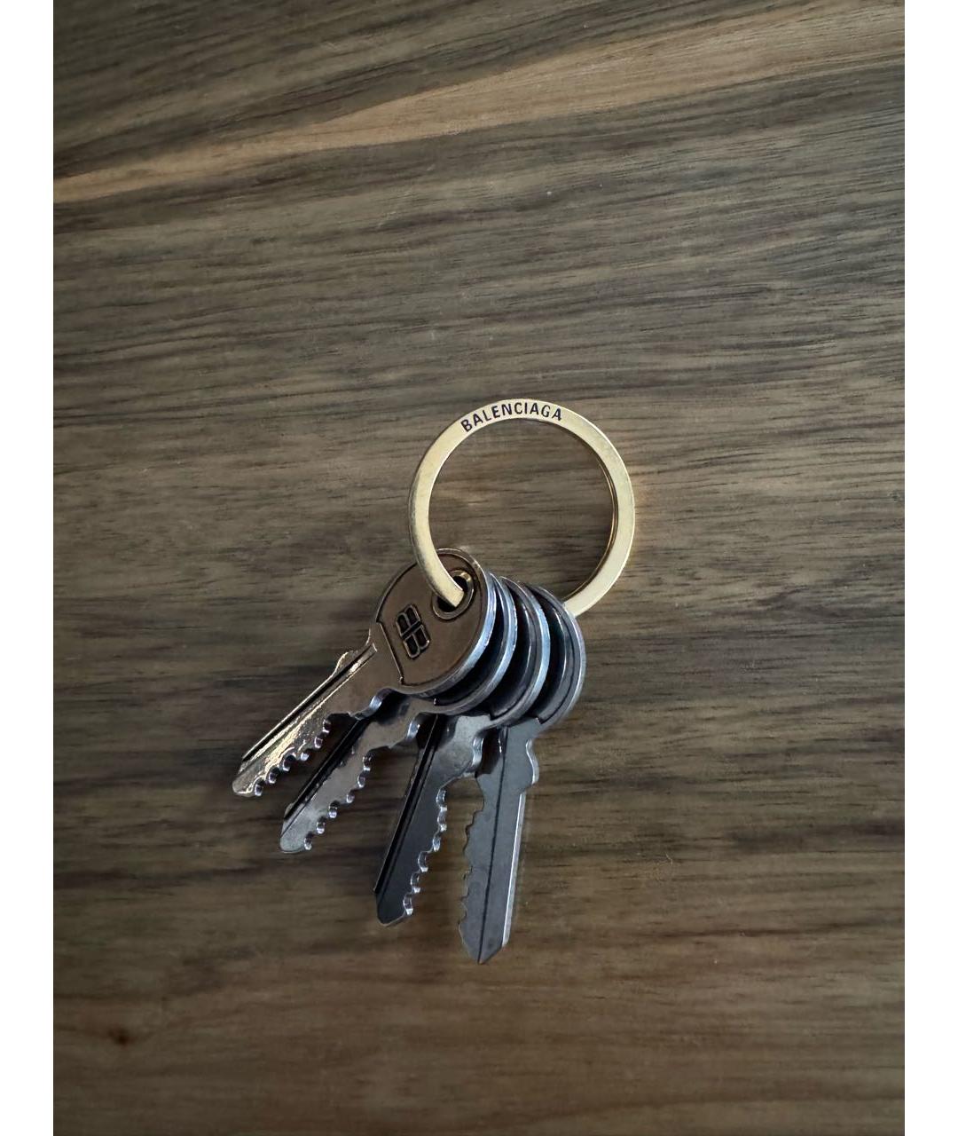 BALENCIAGA Золотой брелок, фото 5
