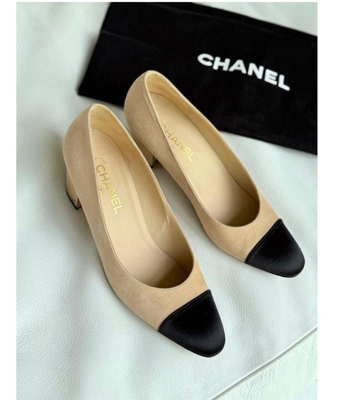 CHANEL Бежевые замшевые туфли, фото 2