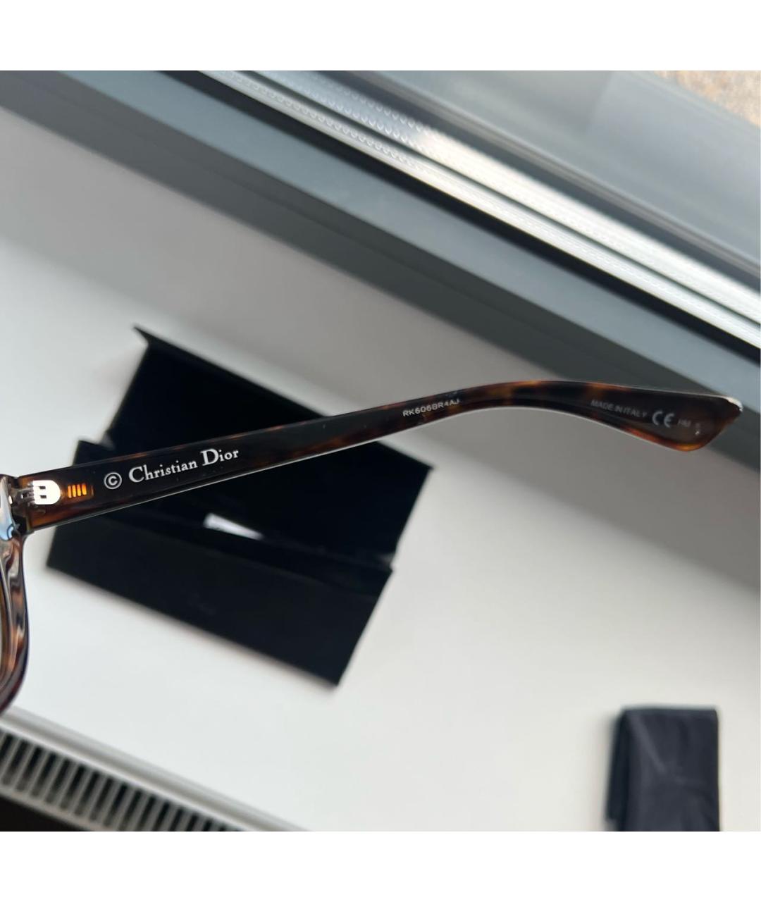 CHRISTIAN DIOR Коричневые пластиковые солнцезащитные очки, фото 8