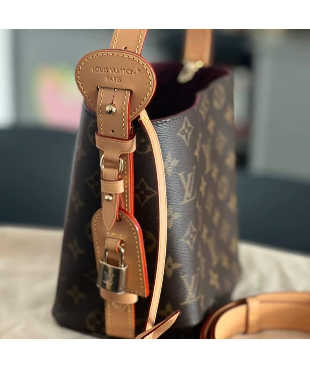 LOUIS VUITTON Коричневая кожаная сумка с короткими ручками, фото 4