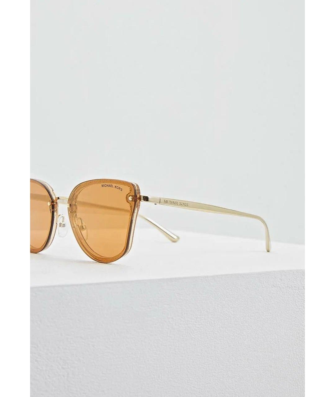 MICHAEL KORS Бежевые пластиковые солнцезащитные очки, фото 3