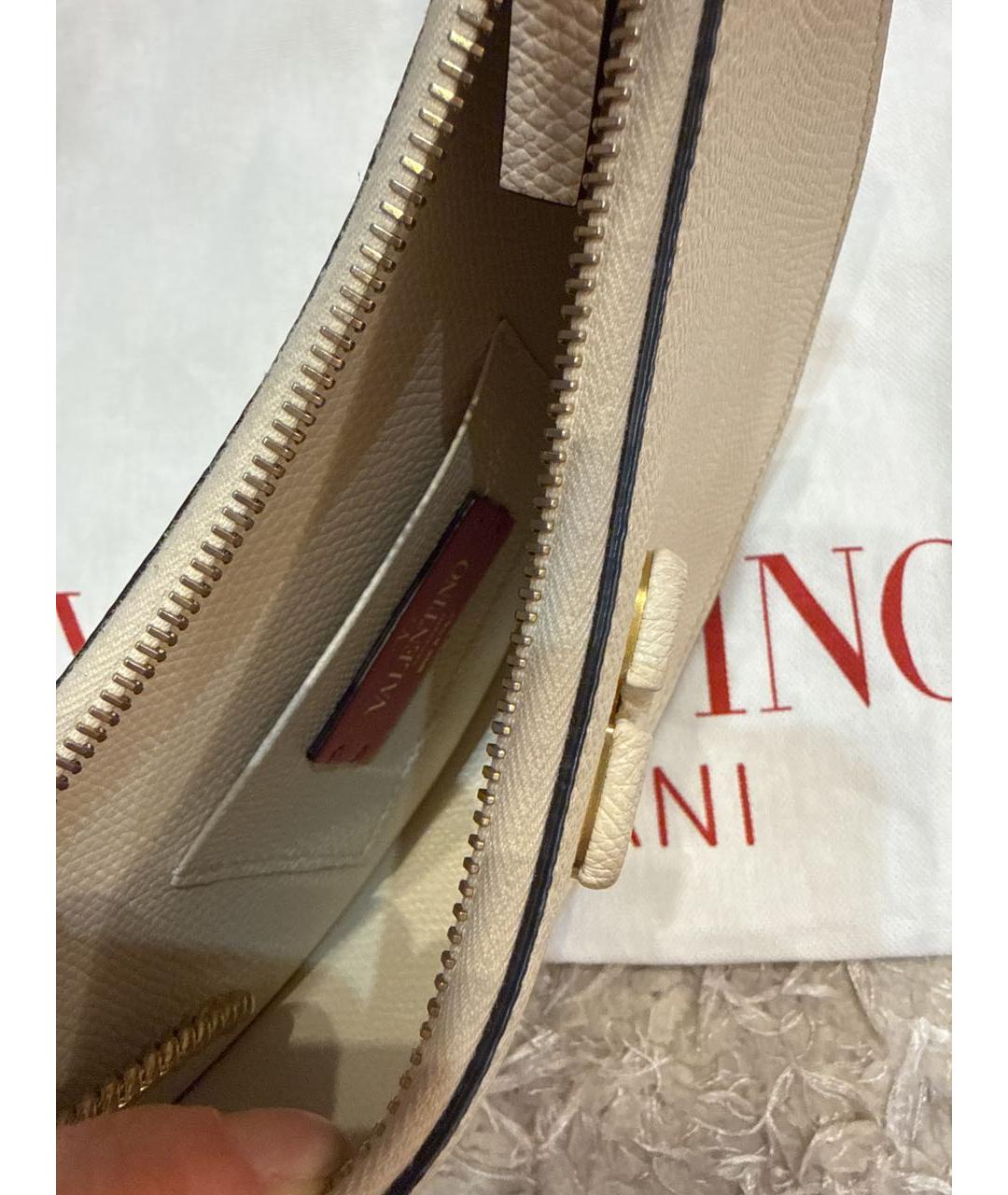 VALENTINO Бежевая кожаная сумка через плечо, фото 3