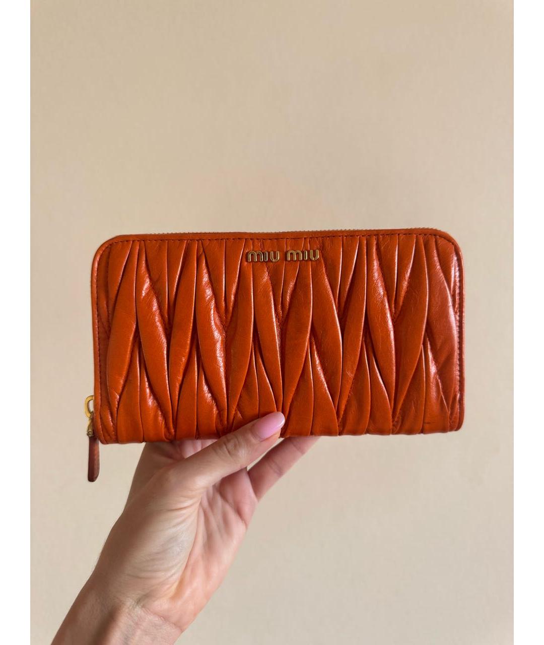 MIU MIU Оранжевый кожаный кошелек, фото 8