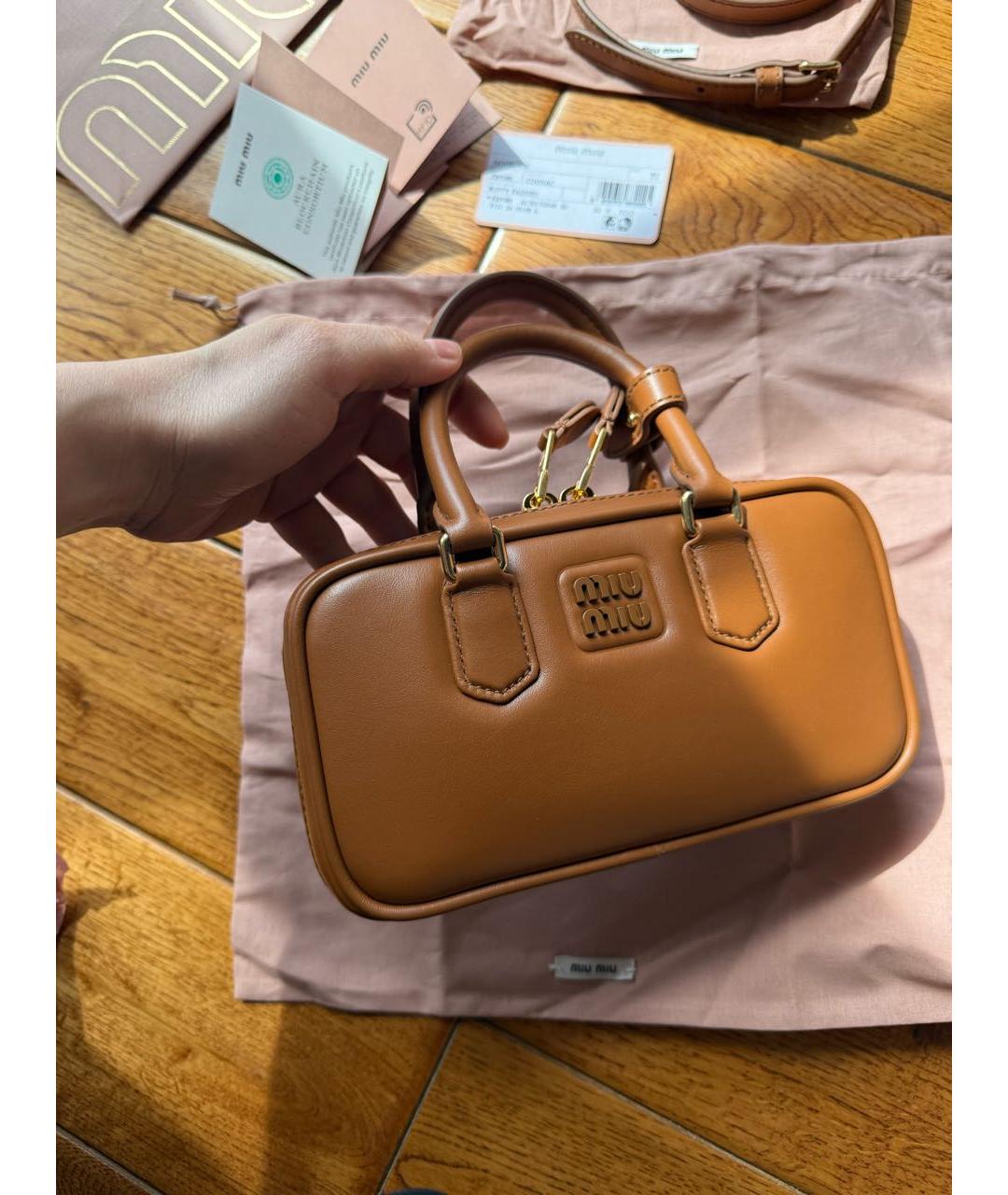 MIU MIU Оранжевая кожаная сумка через плечо, фото 5