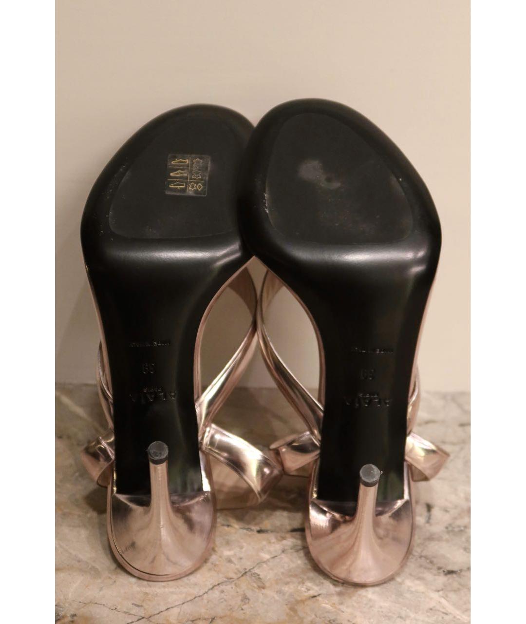ALAIA Золотые босоножки из лакированной кожи, фото 8