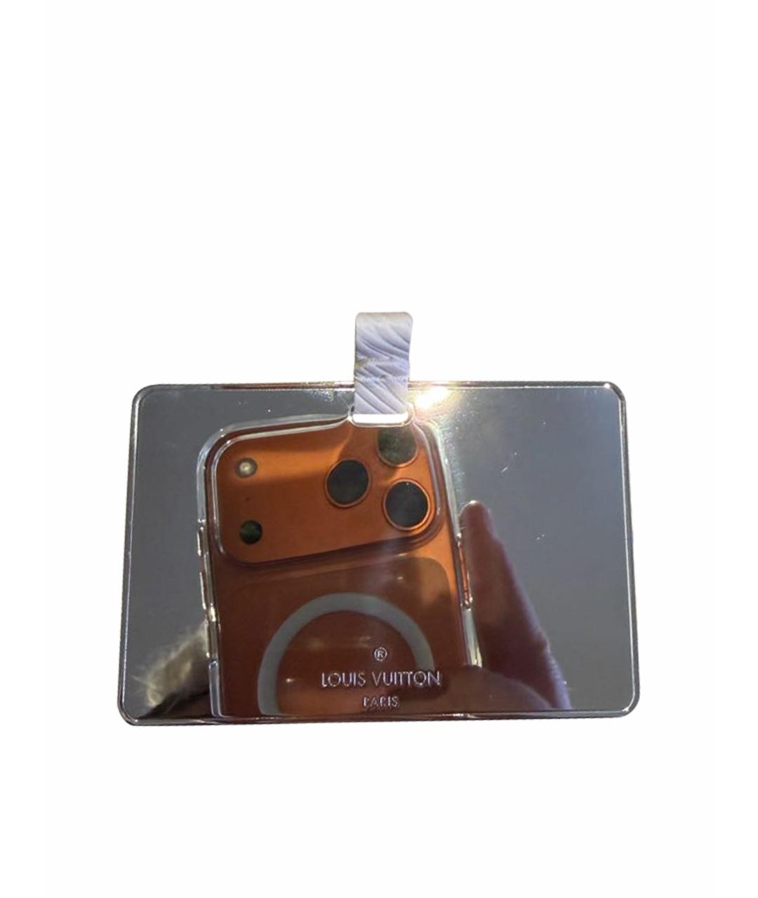 LOUIS VUITTON Золотой брелок, фото 1