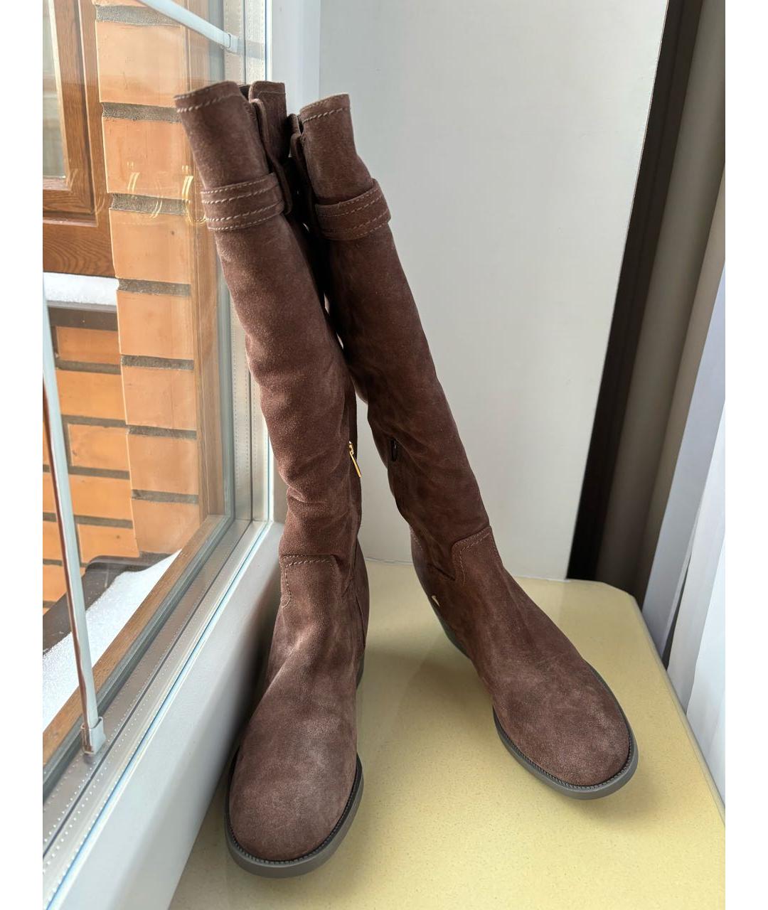 FERRAGAMO Коричневые замшевые сапоги, фото 2