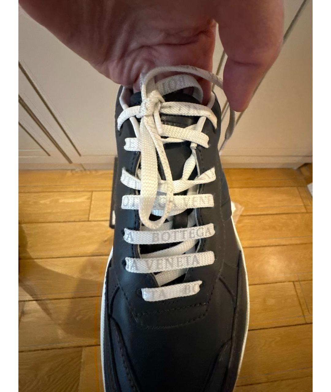 BOTTEGA VENETA Темно-синие кожаные кроссовки, фото 5