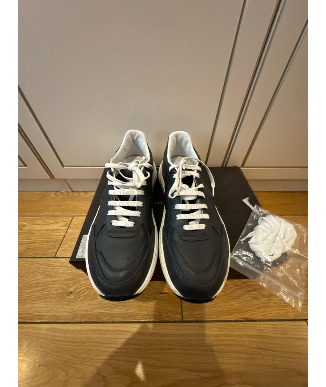BOTTEGA VENETA Темно-синие кожаные кроссовки, фото 2
