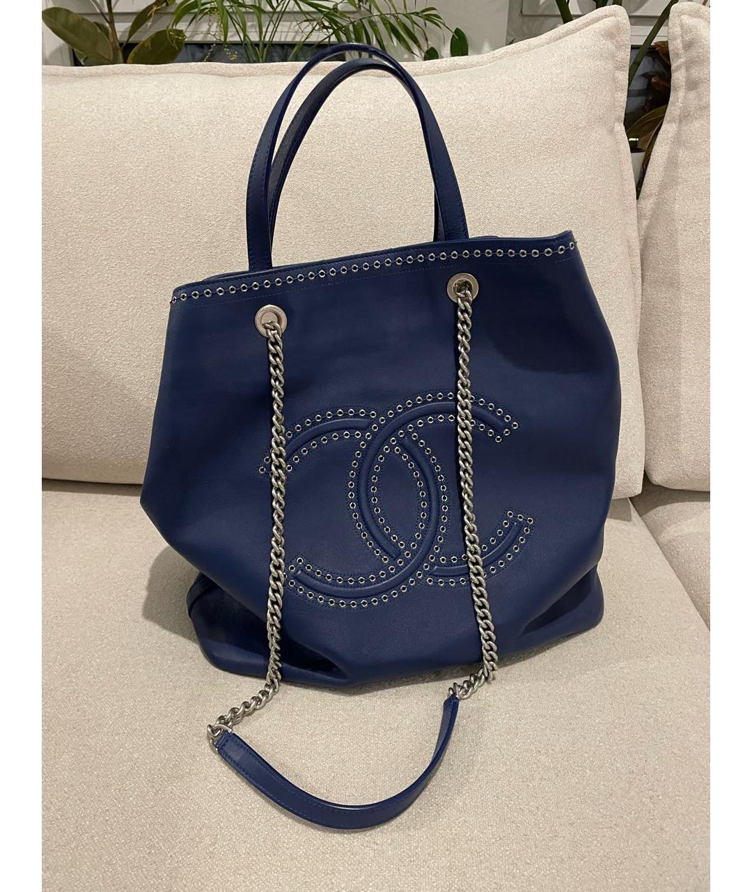 CHANEL Темно-синяя кожаная сумка тоут, фото 2