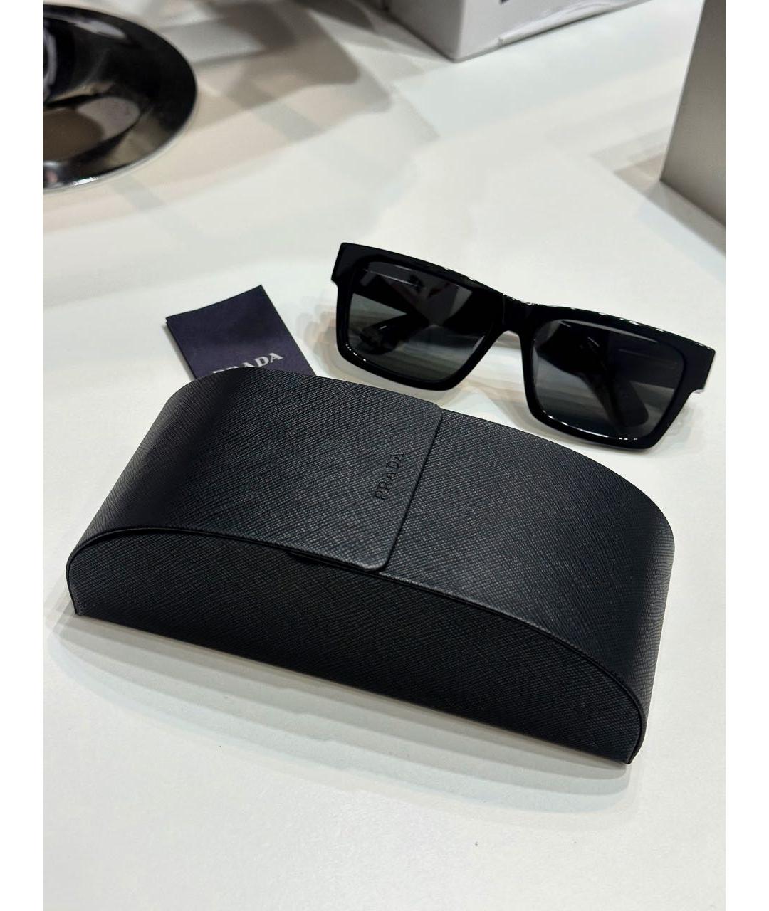 PRADA Черные пластиковые солнцезащитные очки, фото 4