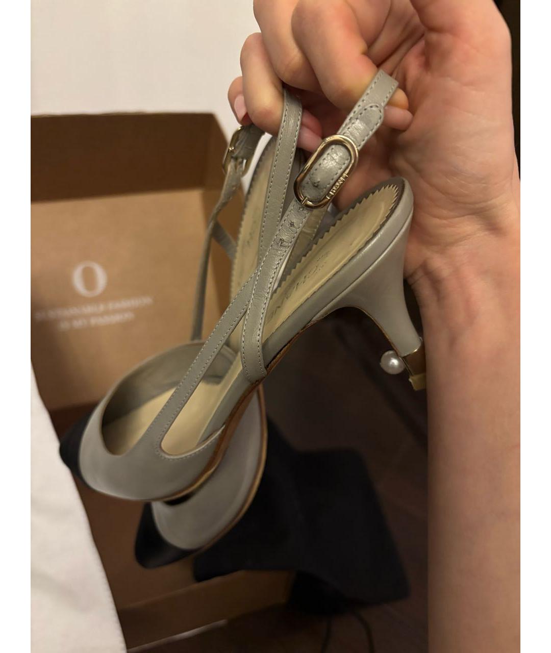 CHANEL Серые кожаные лодочки на низком каблуке, фото 6