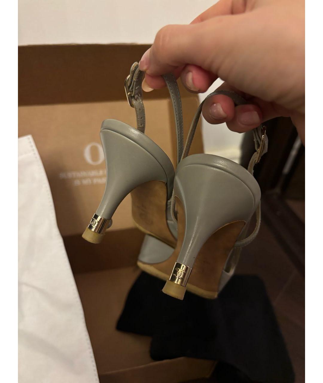 CHANEL Серые кожаные лодочки на низком каблуке, фото 4