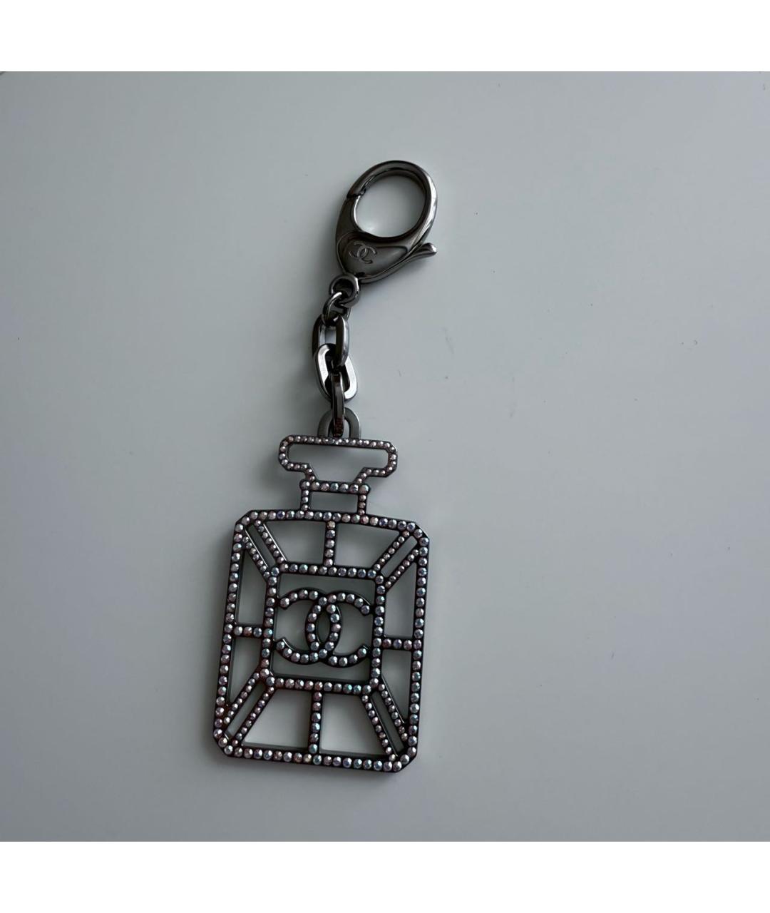 CHANEL Антрацитовый брелок, фото 3