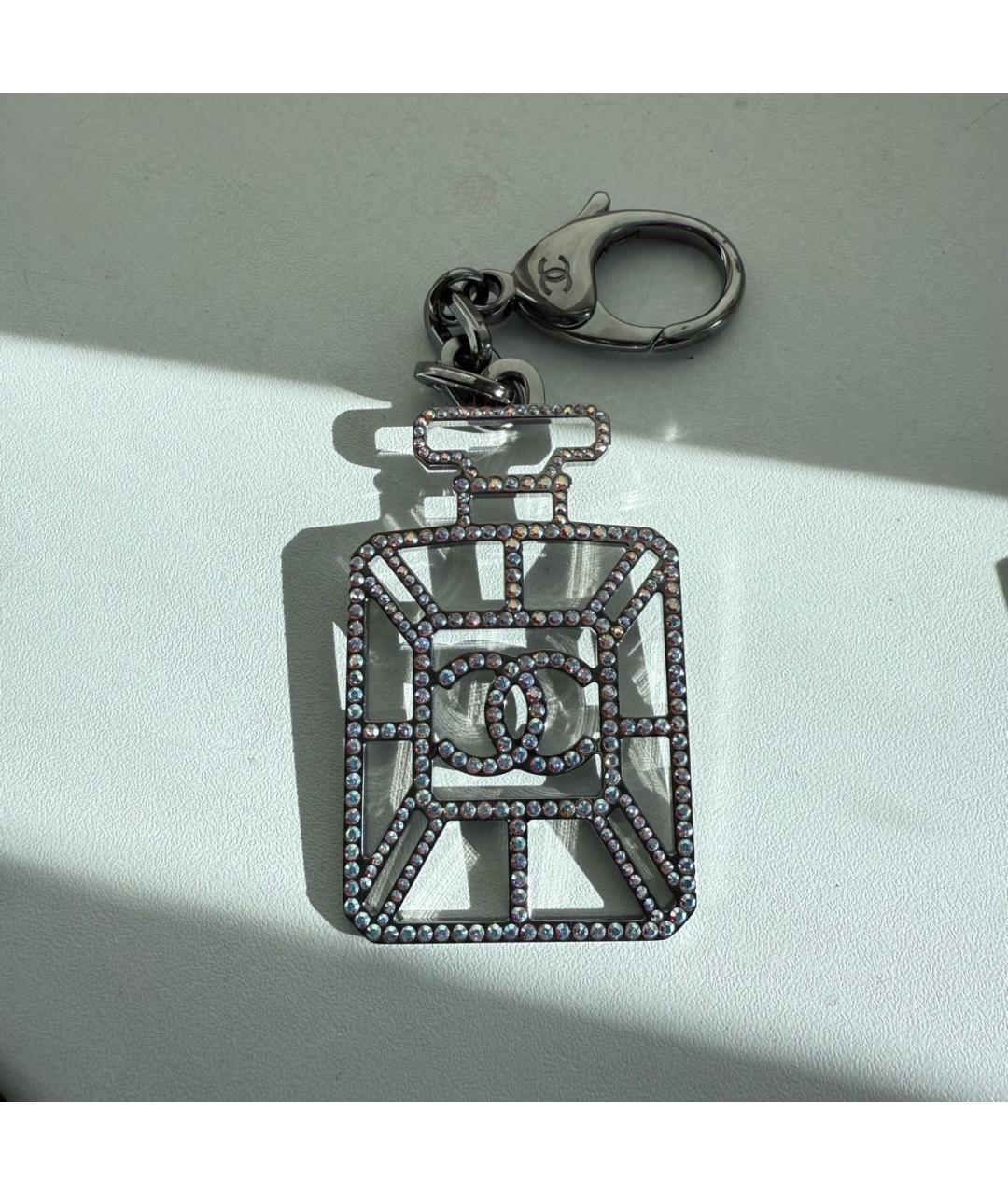 CHANEL Антрацитовый брелок, фото 2