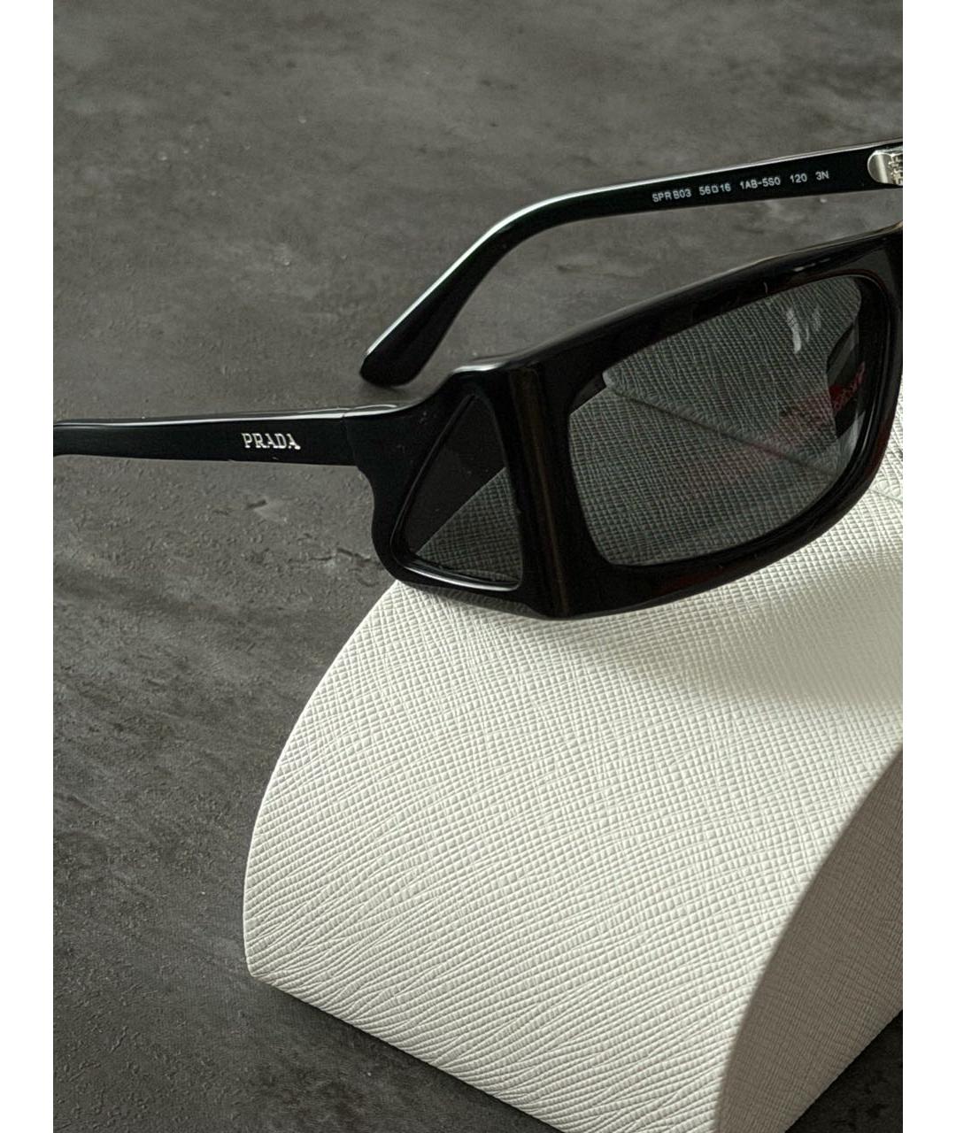 PRADA Черные пластиковые солнцезащитные очки, фото 3