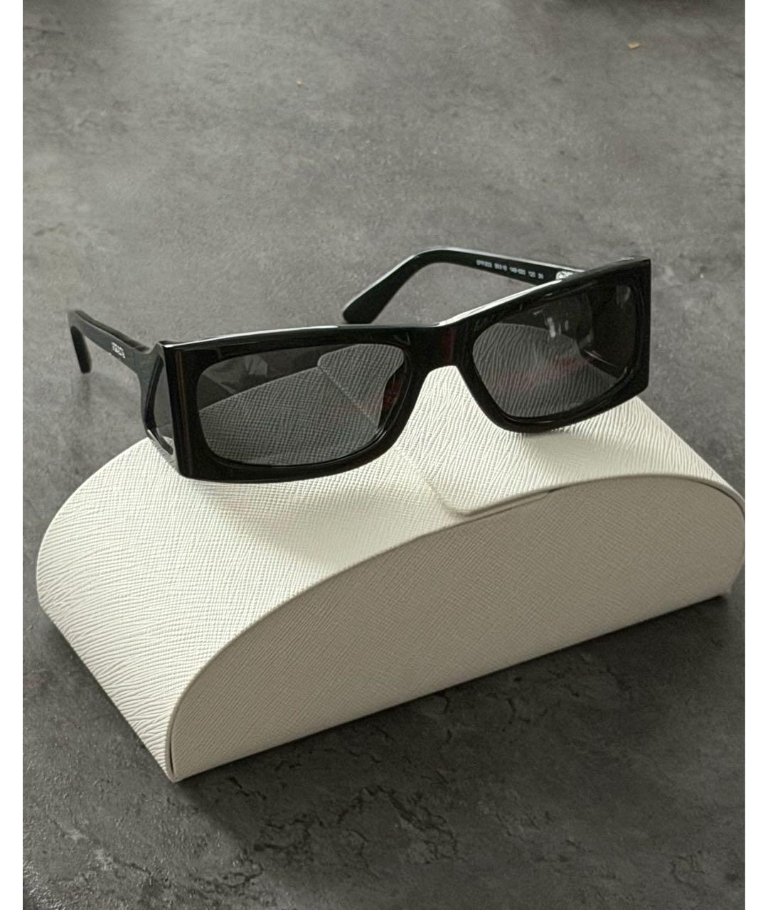 PRADA Черные пластиковые солнцезащитные очки, фото 2