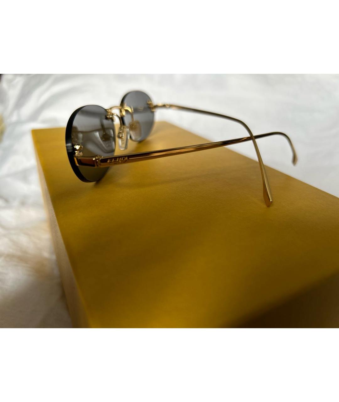 FENDI Золотые металлические солнцезащитные очки, фото 3