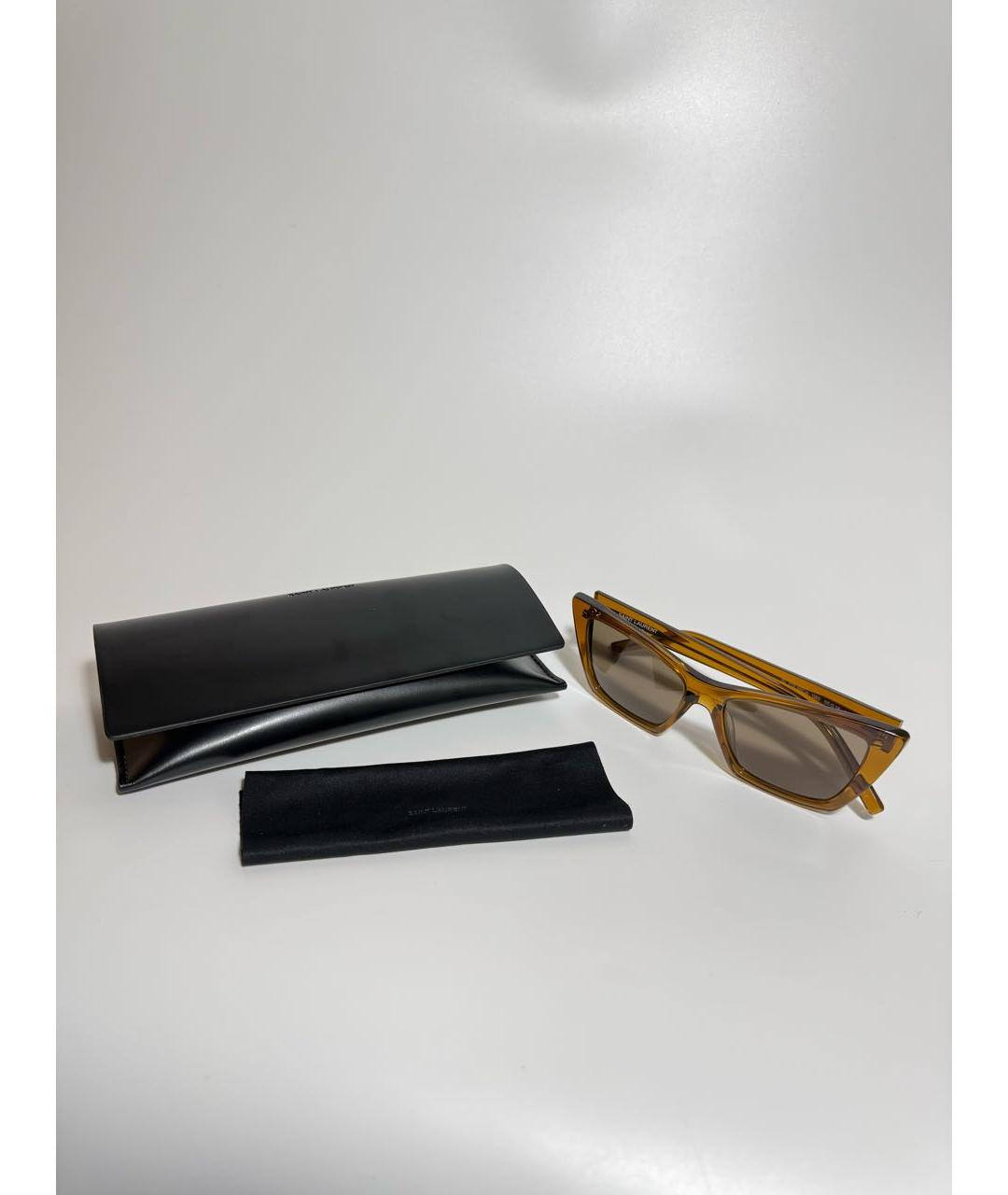 SAINT LAURENT Горчичные пластиковые солнцезащитные очки, фото 4