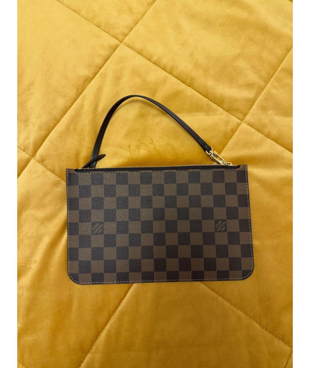 LOUIS VUITTON Коричневая косметичка, фото 5