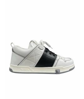 VALENTINO Низкие кроссовки / кеды