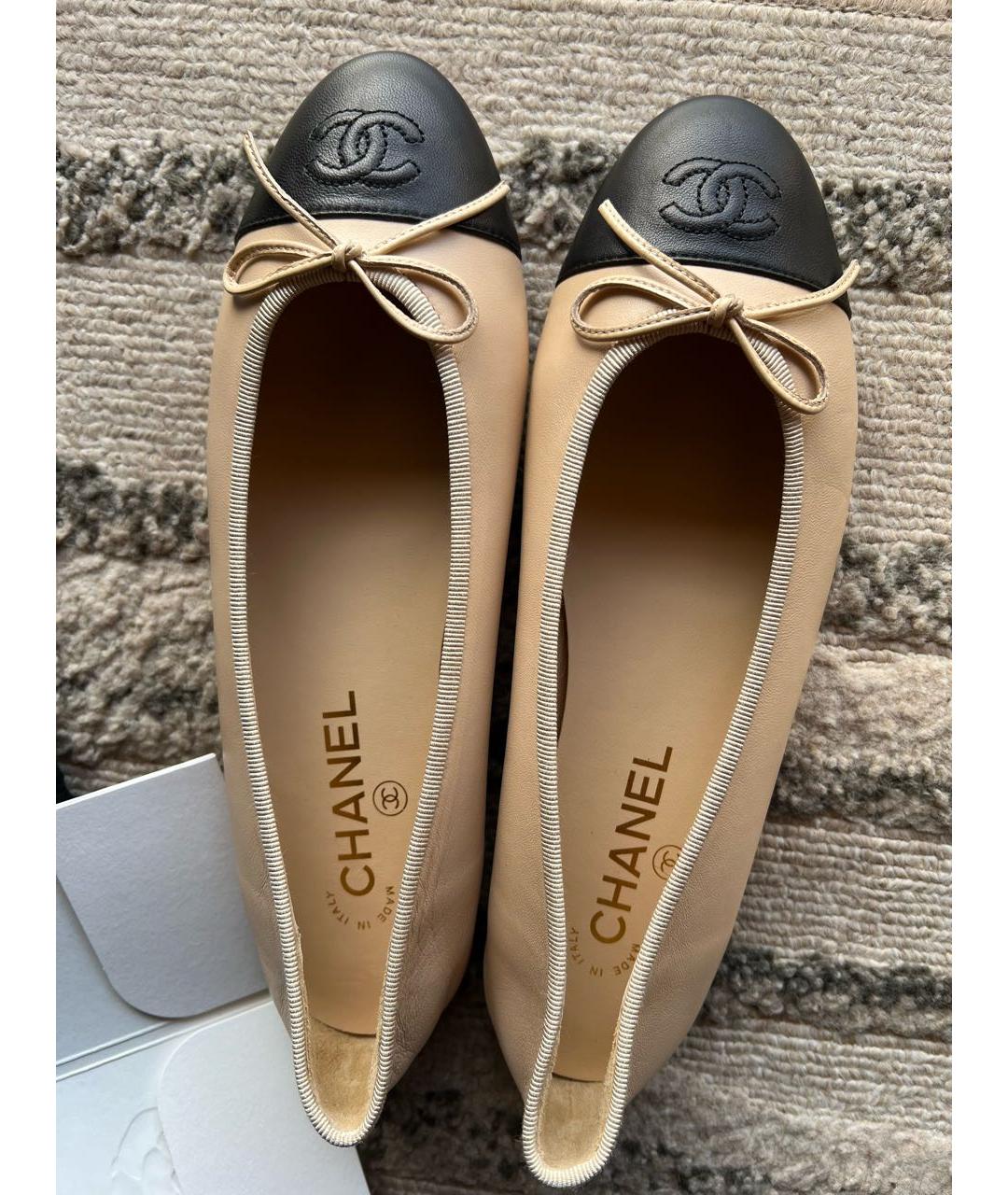 CHANEL Бежевые кожаные балетки, фото 2