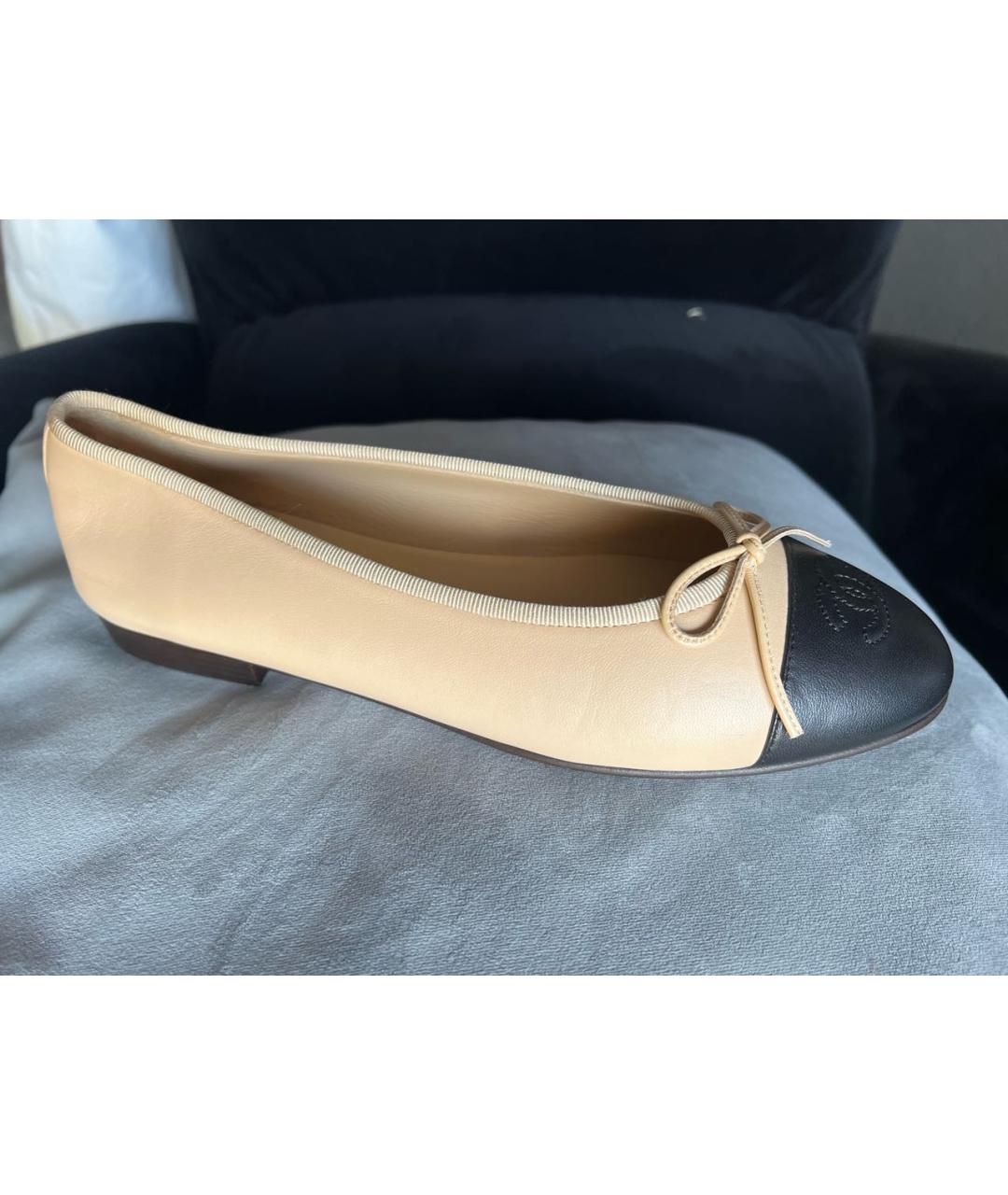 CHANEL Бежевые кожаные балетки, фото 9
