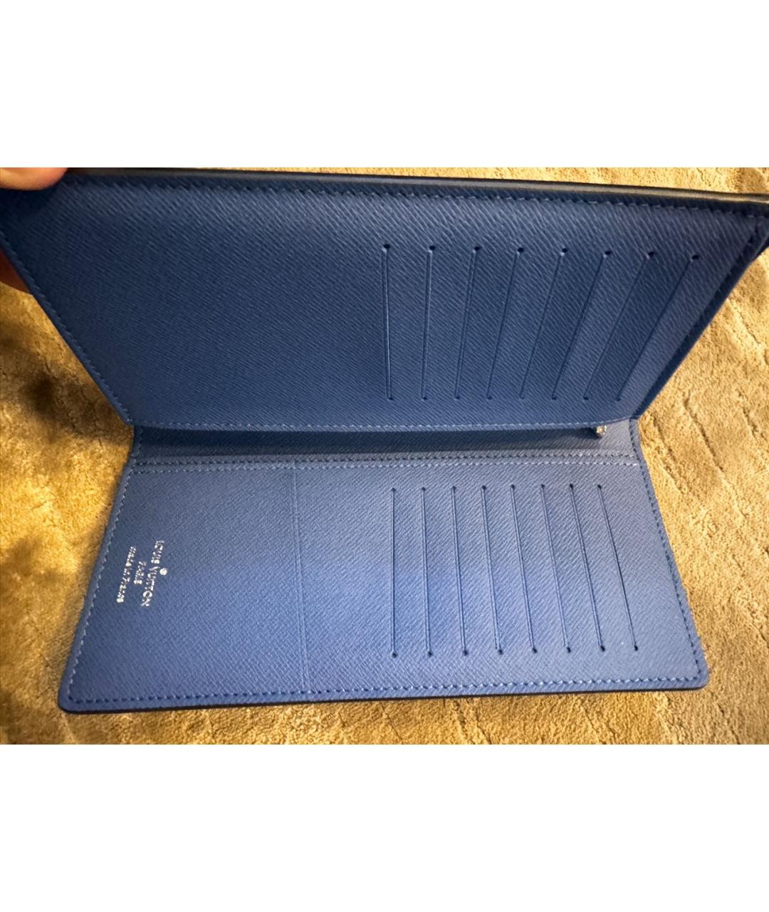 LOUIS VUITTON Темно-синий кожаный кошелек, фото 3