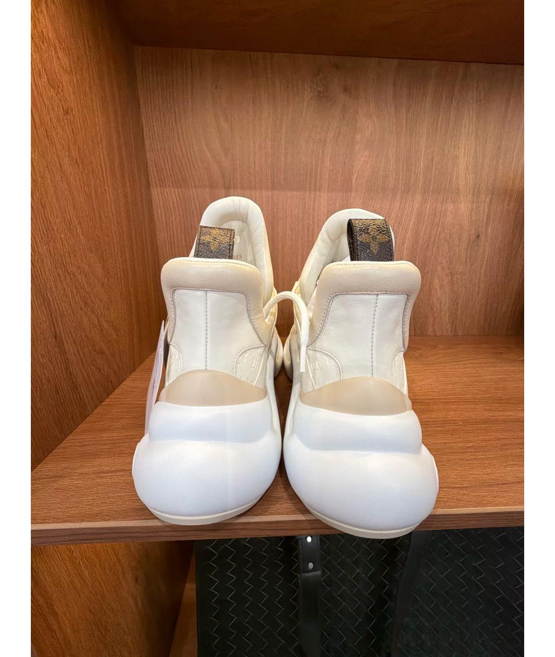 LOUIS VUITTON Бежевые кожаные кроссовки, фото 4