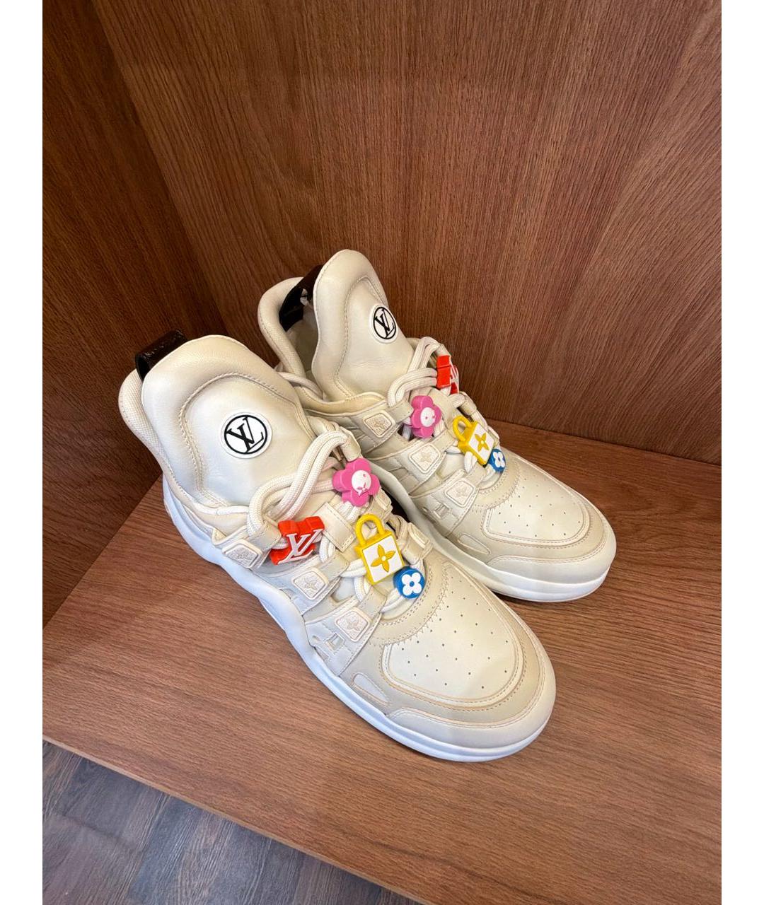 LOUIS VUITTON Бежевые кожаные кроссовки, фото 5