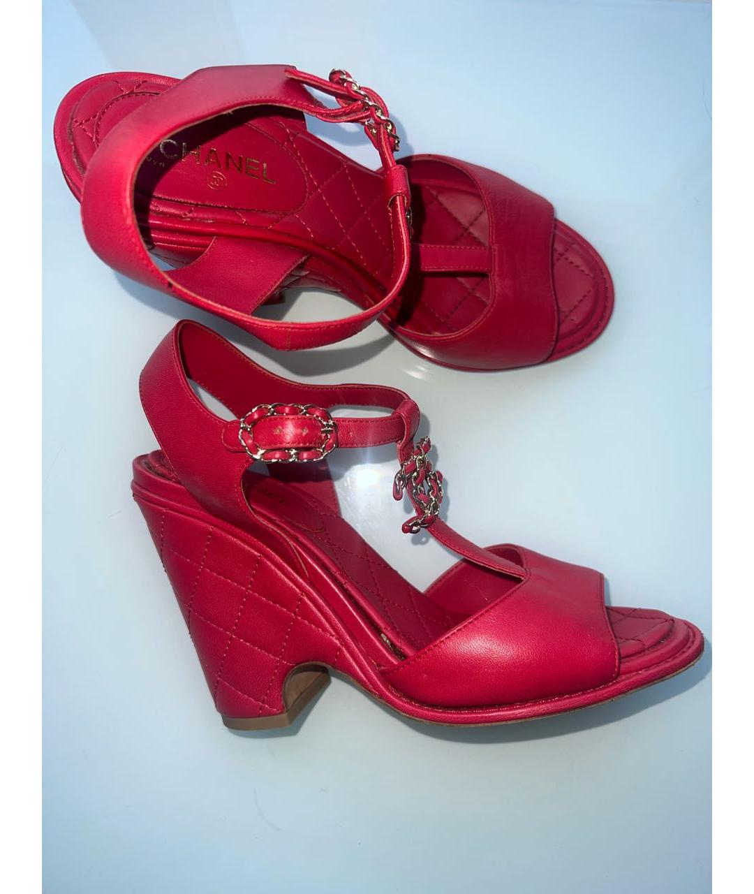 CHANEL Красные кожаные босоножки, фото 5