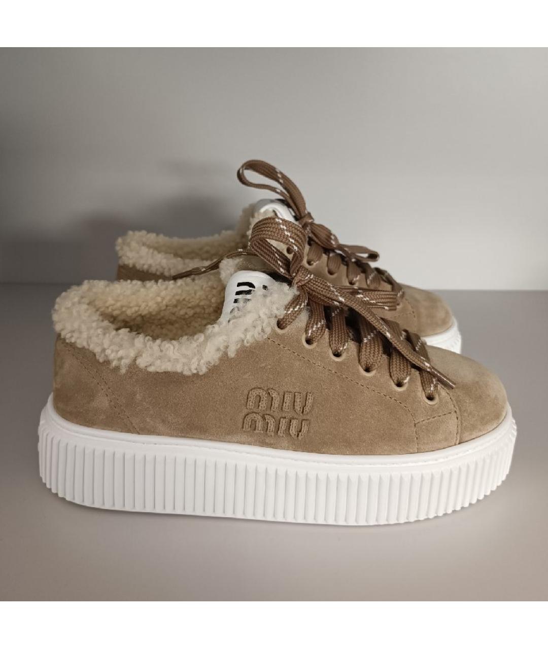 MIU MIU Бежевые замшевые кроссовки, фото 5