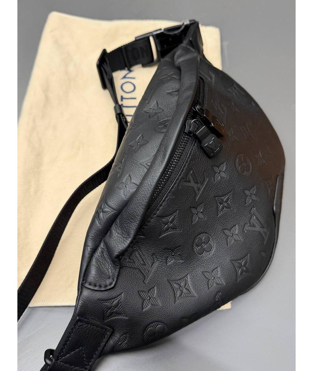 LOUIS VUITTON Черная кожаная поясная сумка, фото 4