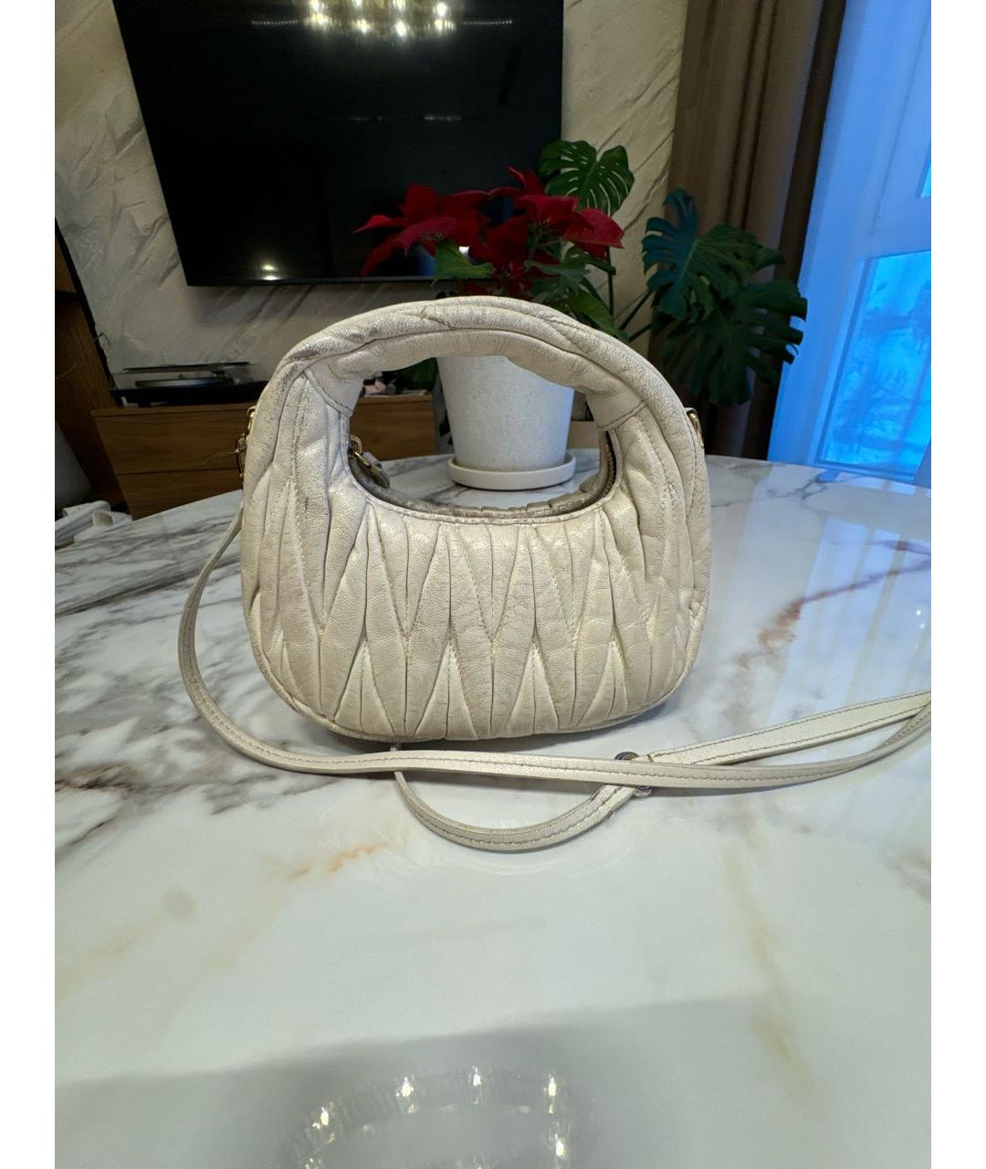 MIU MIU Белая кожаная сумка с короткими ручками, фото 3