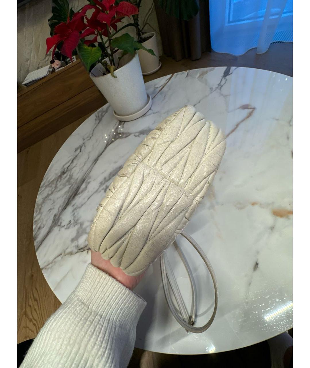 MIU MIU Белая кожаная сумка с короткими ручками, фото 7