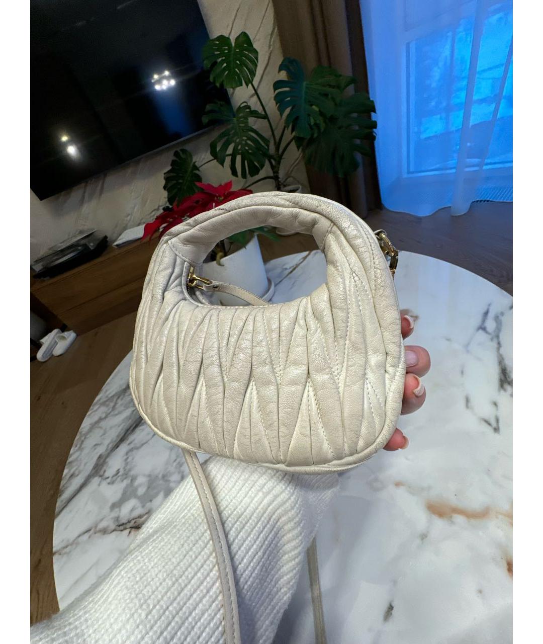 MIU MIU Белая кожаная сумка с короткими ручками, фото 5