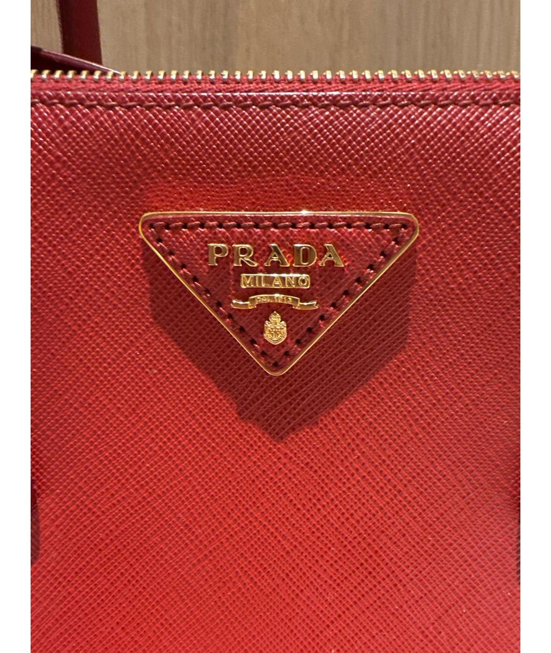 PRADA Красная кожаная сумка с короткими ручками, фото 4