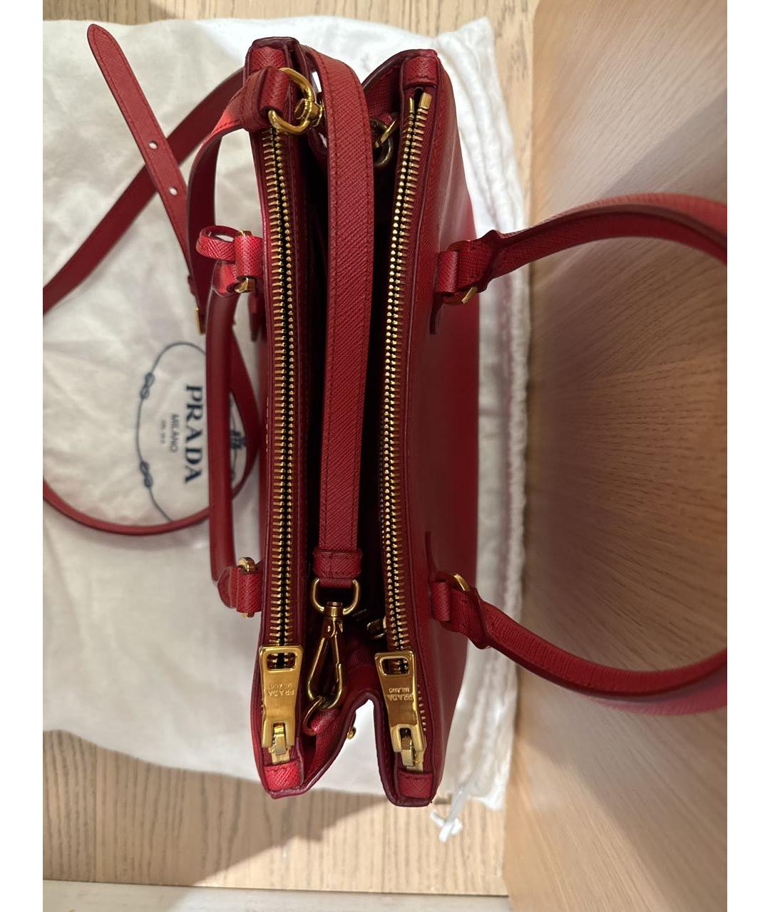 PRADA Красная кожаная сумка с короткими ручками, фото 6