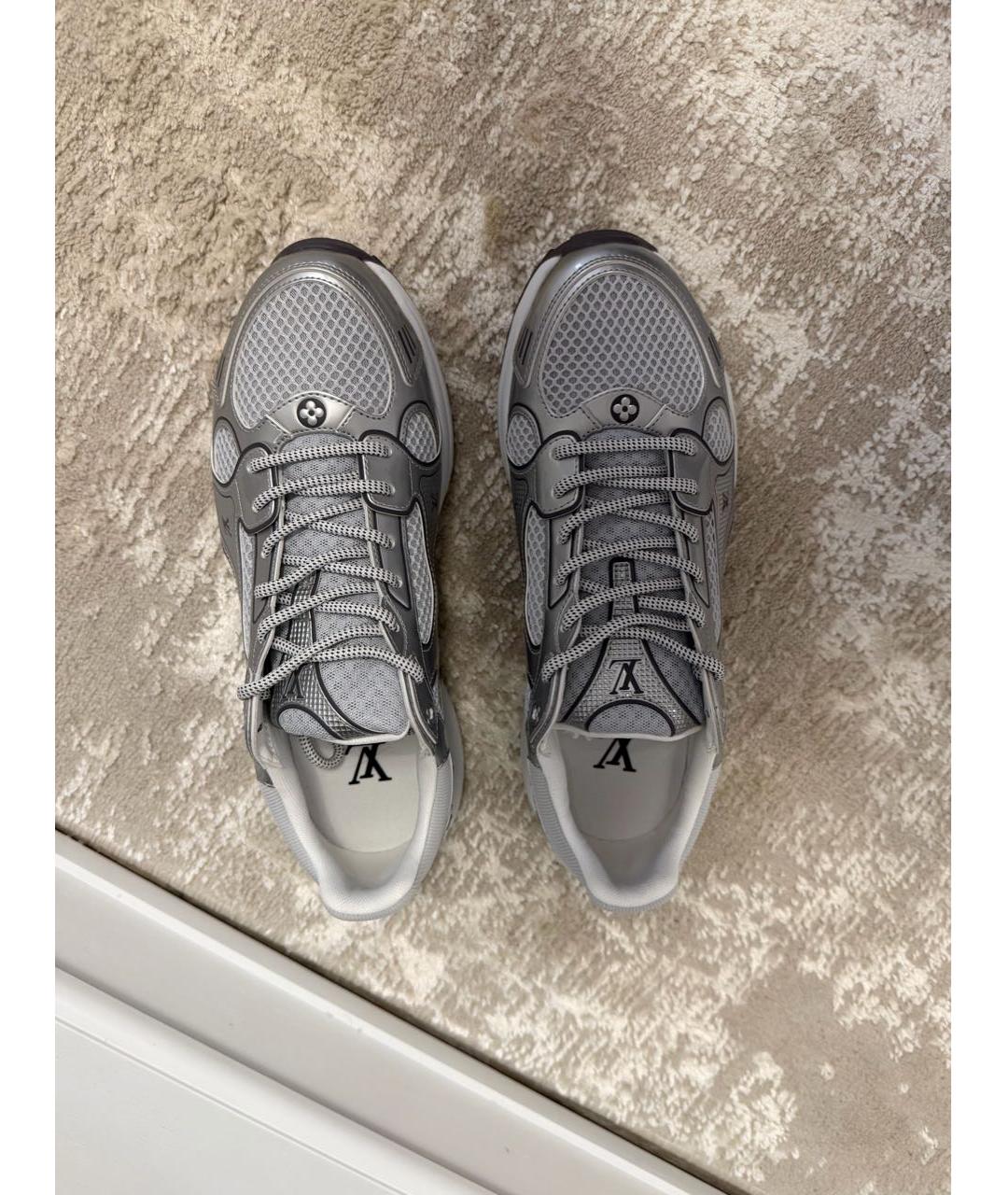 LOUIS VUITTON Серебряные текстильные кроссовки, фото 3