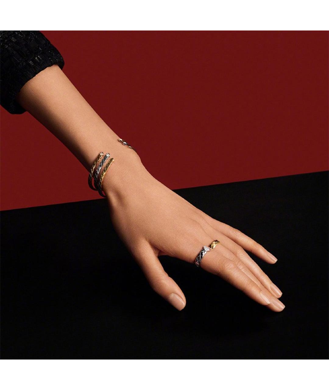 CHANEL Бежевое кольцо из желтого золота, фото 3