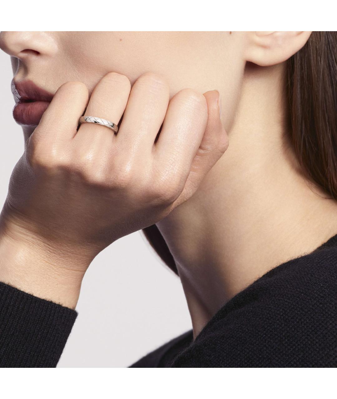 CHANEL Серебряное кольцо из белого золота, фото 5