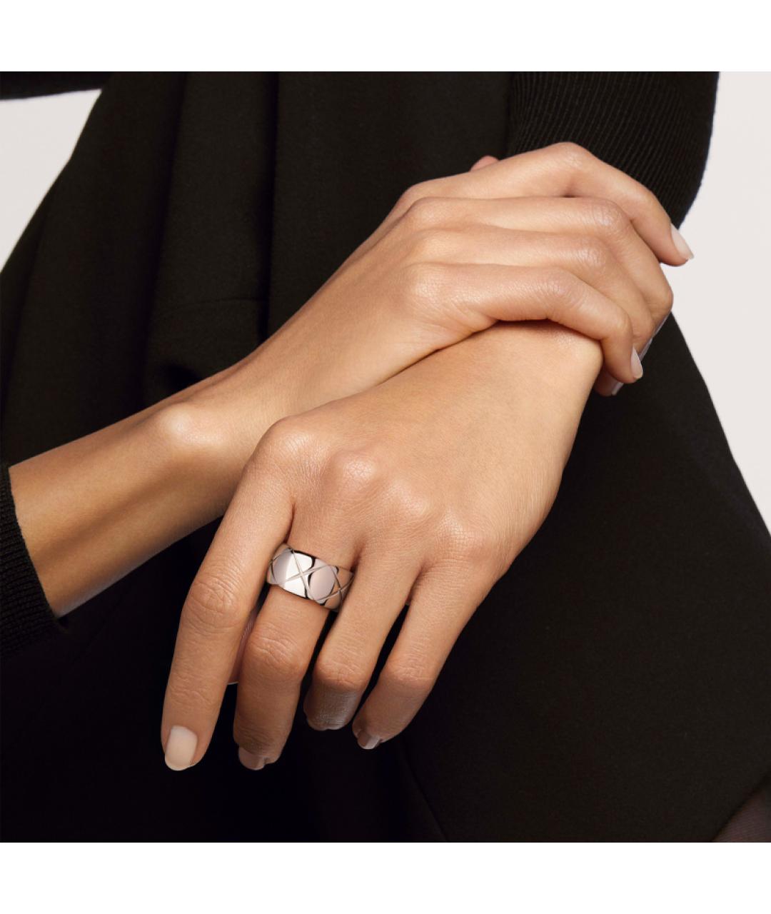 CHANEL Серебряное кольцо из белого золота, фото 2