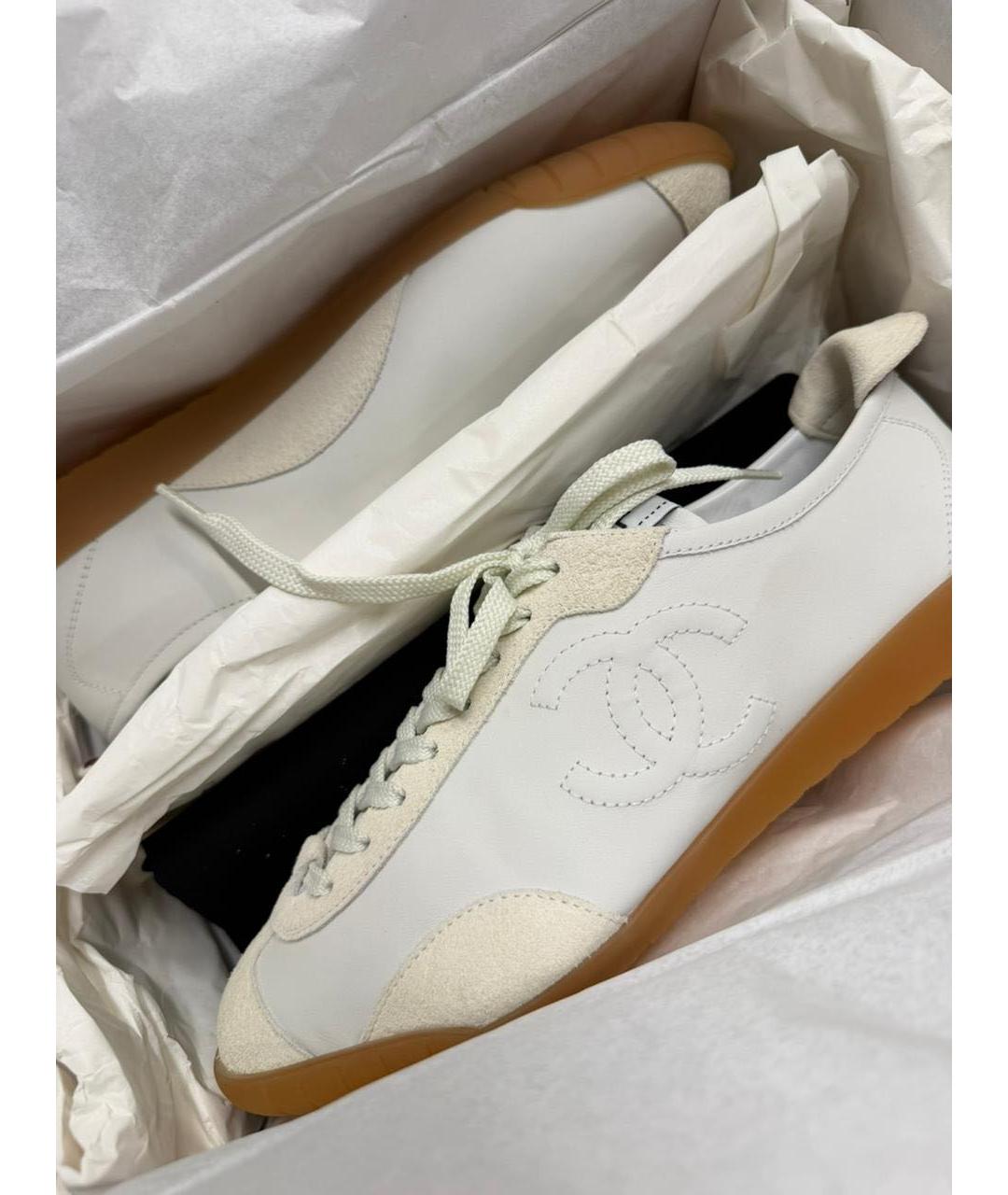 CHANEL Белые кожаные кеды, фото 2